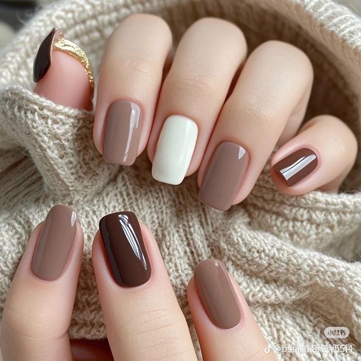Ảnh minh họa đánh giá Nail Box màu mocha